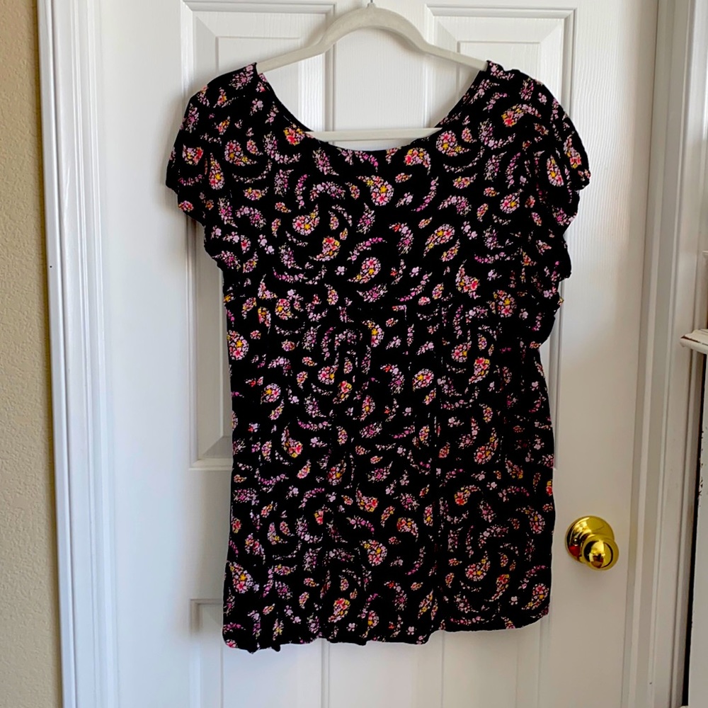 Floral black tee